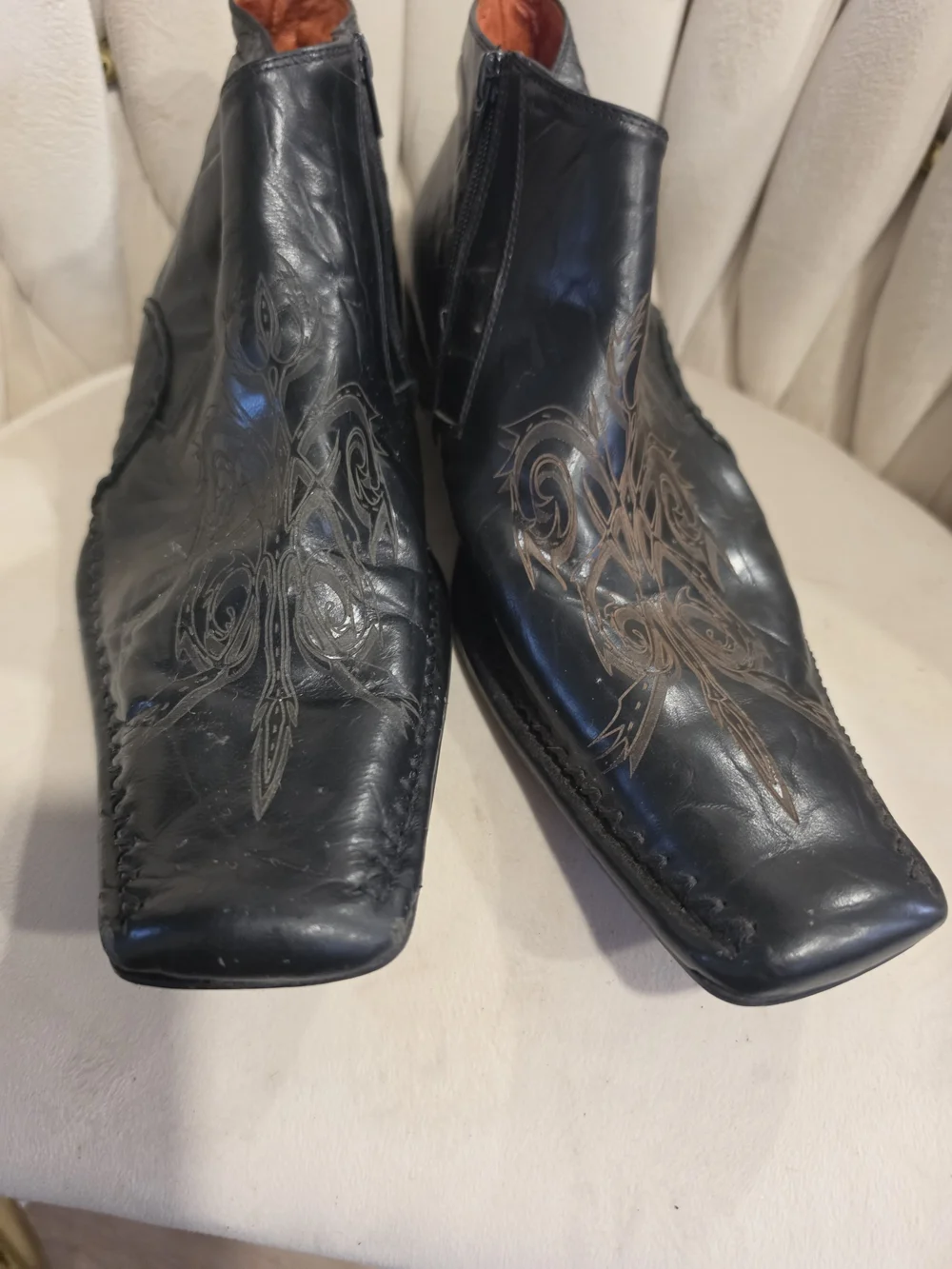 Robert Wayne Black Leather Men’s Ankle Boots with Embossed Design